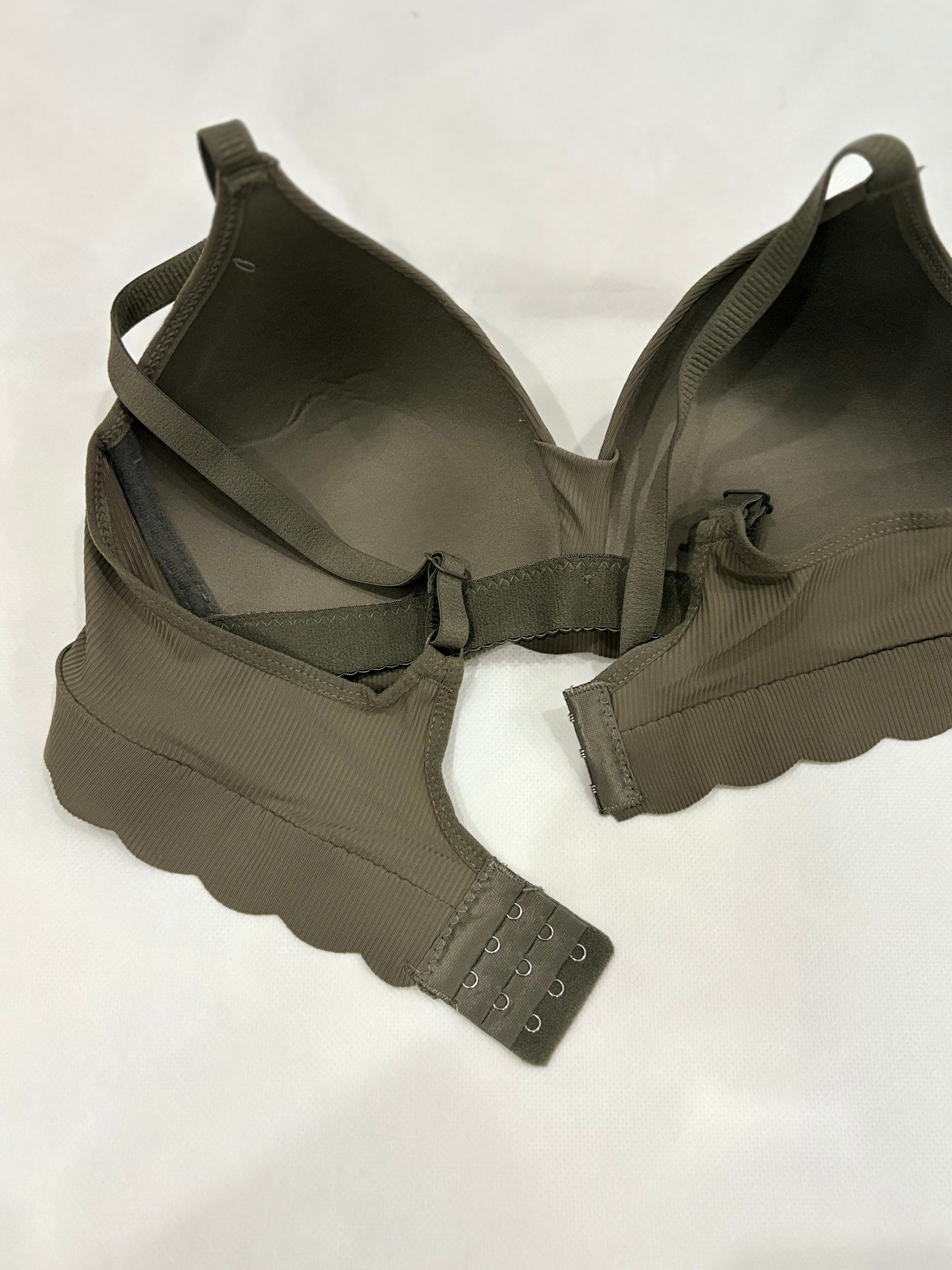 Bow Pendant Elegant Soft & Smooth Line Textured Padded Bra